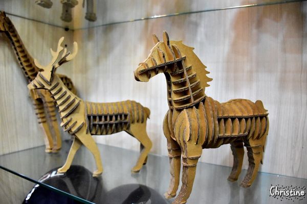 【台中。美食】西屯 / 瓦楞,特色飲品,讓人難以忘懷的滋味,岩鹽奶蓋系列,順口鹹味和茶香的好組合