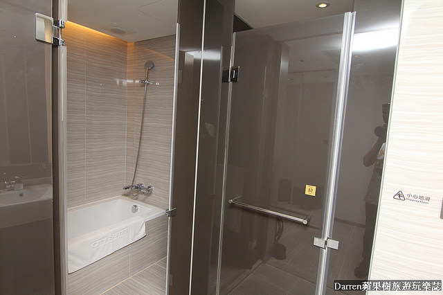 『高雄市鹽埕區住宿』城市商旅高雄真愛館★海洋概念設計風格旅店/鄰近駁二藝術特區大義倉庫/海霸王集團商旅集團