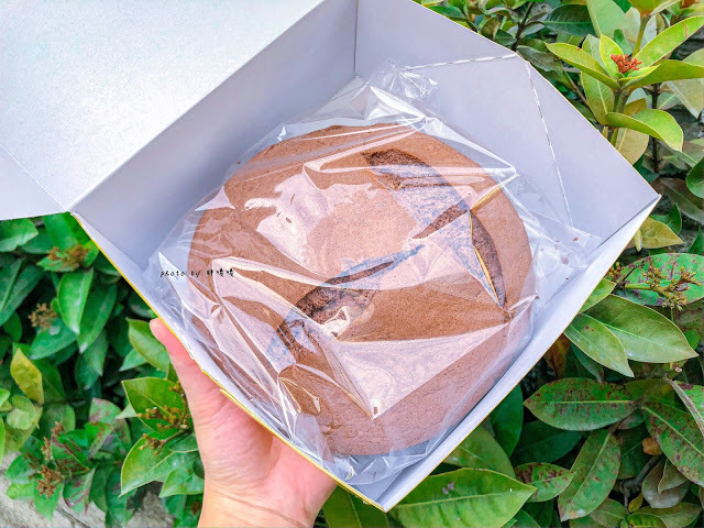 【彰化 秀水】小美布丁蛋糕專賣店🍰熱門團購美食,簡單的古早味蛋糕,卻一點也不簡單,口感綿密濕潤,冰過更好吃,大人小孩都愛不釋口😋