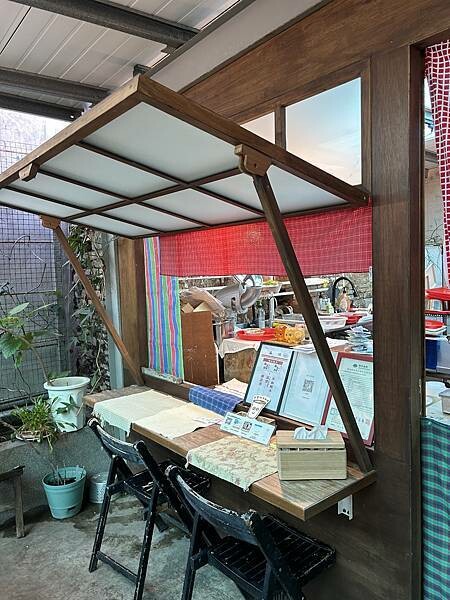 探索蝸牛巷美食「綠豆皮台式甜湯」，品嚐中西區最愛綠豆湯