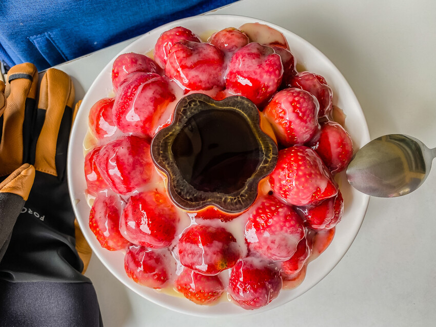 高雄冰品 – 芒果好忙 x 布丁草莓雪花冰上市