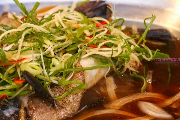 漁川火烤海鮮：【土城熱炒】☼漁川火烤海鮮☼用料豐富的昆布海鮮鍋、活跳跳的波士頓龍蝦各式料理，尚青的海鮮等你來品嚐～♥♥