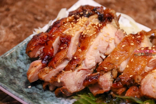 漁川火烤海鮮：【土城熱炒】☼漁川火烤海鮮☼用料豐富的昆布海鮮鍋、活跳跳的波士頓龍蝦各式料理，尚青的海鮮等你來品嚐～♥♥