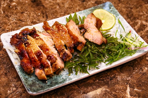 漁川火烤海鮮：【土城熱炒】☼漁川火烤海鮮☼用料豐富的昆布海鮮鍋、活跳跳的波士頓龍蝦各式料理，尚青的海鮮等你來品嚐～♥♥