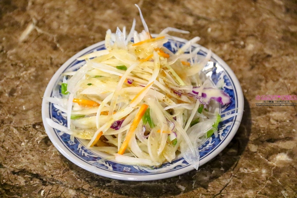 漁川火烤海鮮：【土城熱炒】☼漁川火烤海鮮☼用料豐富的昆布海鮮鍋、活跳跳的波士頓龍蝦各式料理，尚青的海鮮等你來品嚐～♥♥