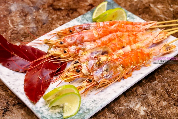 漁川火烤海鮮：【土城熱炒】☼漁川火烤海鮮☼用料豐富的昆布海鮮鍋、活跳跳的波士頓龍蝦各式料理，尚青的海鮮等你來品嚐～♥♥