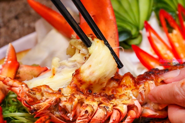 漁川火烤海鮮：【土城熱炒】☼漁川火烤海鮮☼用料豐富的昆布海鮮鍋、活跳跳的波士頓龍蝦各式料理，尚青的海鮮等你來品嚐～♥♥