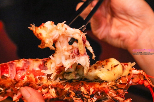 漁川火烤海鮮：【土城熱炒】☼漁川火烤海鮮☼用料豐富的昆布海鮮鍋、活跳跳的波士頓龍蝦各式料理，尚青的海鮮等你來品嚐～♥♥