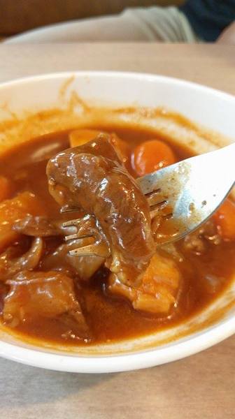 雨田+：雨田+ - 新店知名早午餐 四種起司組成的超爆漿豪華綜合起司土司怎麼可以錯過 悠閒假日的好去處