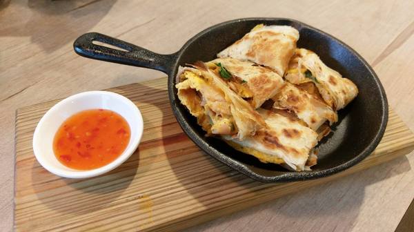 雨田+：雨田+ - 新店知名早午餐 四種起司組成的超爆漿豪華綜合起司土司怎麼可以錯過 悠閒假日的好去處