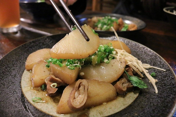 台灣鹿港囝仔：【彰化食記】鹿港的特色店家~台灣鹿港の子/台灣鹿港囝仔-人文生活館/原來是一家走復古風的滷味店吶/黃金麵懷舊遊樂園/舊街景