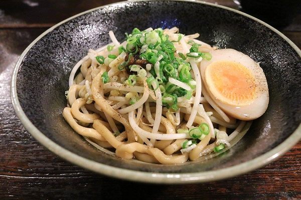 台灣鹿港囝仔：【彰化食記】鹿港的特色店家~台灣鹿港の子/台灣鹿港囝仔-人文生活館/原來是一家走復古風的滷味店吶/黃金麵懷舊遊樂園/舊街景