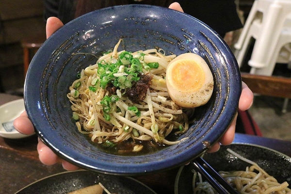台灣鹿港囝仔：【彰化食記】鹿港的特色店家~台灣鹿港の子/台灣鹿港囝仔-人文生活館/原來是一家走復古風的滷味店吶/黃金麵懷舊遊樂園/舊街景