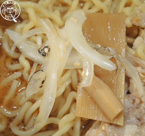 麵屋。濃:呷飽祙【新北三峽・麵屋。濃】自動販賣機賣拉麵