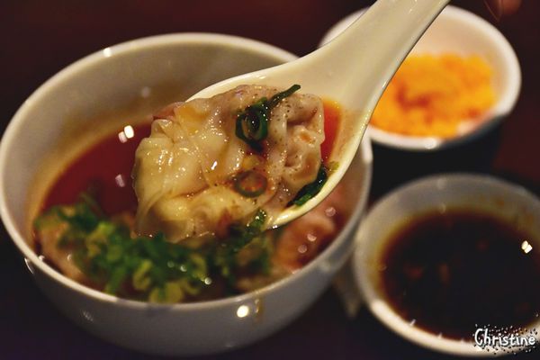 【台北。美食】善導寺站 / 九寨川味精緻麵食館，經典牛肉麵/麻辣麵，好喝的酥麻湯底，澎湃不膩口的滷味拼盤