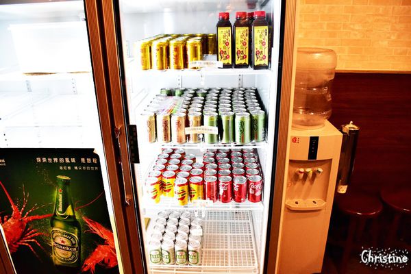 【台北。美食】善導寺站 / 九寨川味精緻麵食館，經典牛肉麵/麻辣麵，好喝的酥麻湯底，澎湃不膩口的滷味拼盤