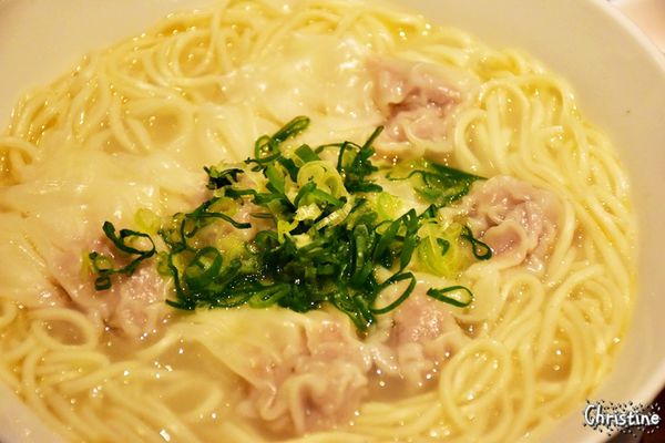 【台北。美食】善導寺站 / 九寨川味精緻麵食館，經典牛肉麵/麻辣麵，好喝的酥麻湯底，澎湃不膩口的滷味拼盤