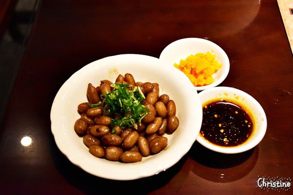 【台北。美食】善導寺站 / 九寨川味精緻麵食館，經典牛肉麵/麻辣麵，好喝的酥麻湯底，澎湃不膩口的滷味拼盤