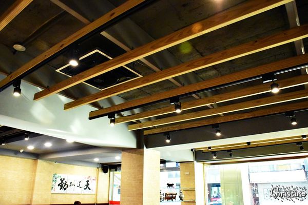 【台北。美食】善導寺站 / 九寨川味精緻麵食館，經典牛肉麵/麻辣麵，好喝的酥麻湯底，澎湃不膩口的滷味拼盤