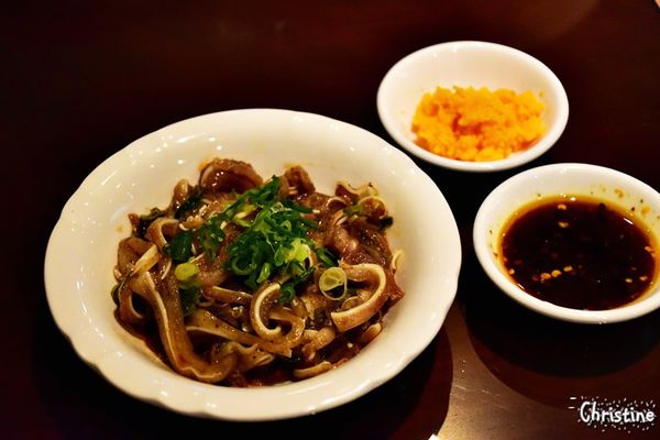 【台北。美食】善導寺站 / 九寨川味精緻麵食館，經典牛肉麵/麻辣麵，好喝的酥麻湯底，澎湃不膩口的滷味拼盤