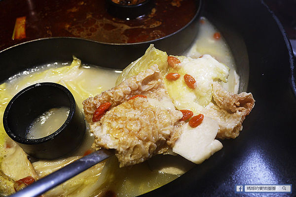 【鼎太極麻辣鍋】超炫女神火熖牛小排。四神獸湯底。台大麻辣鍋。捷運公館站麻辣鍋