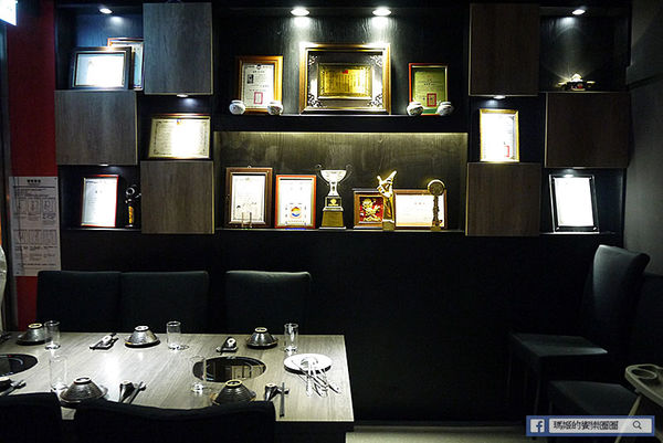 【鼎太極麻辣鍋】超炫女神火熖牛小排。四神獸湯底。台大麻辣鍋。捷運公館站麻辣鍋