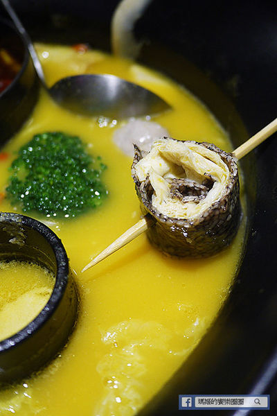 【鼎太極麻辣鍋】超炫女神火熖牛小排。四神獸湯底。台大麻辣鍋。捷運公館站麻辣鍋