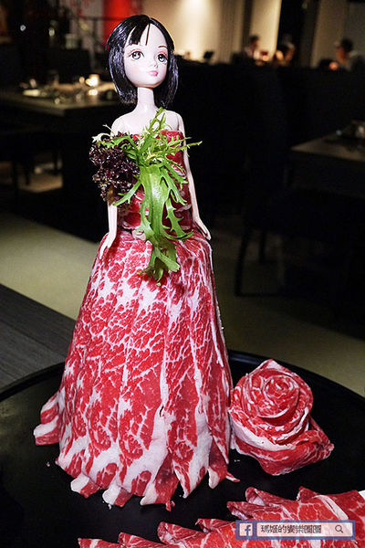 【鼎太極麻辣鍋】超炫女神火熖牛小排。四神獸湯底。台大麻辣鍋。捷運公館站麻辣鍋