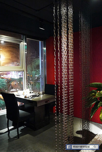 【鼎太極麻辣鍋】超炫女神火熖牛小排。四神獸湯底。台大麻辣鍋。捷運公館站麻辣鍋