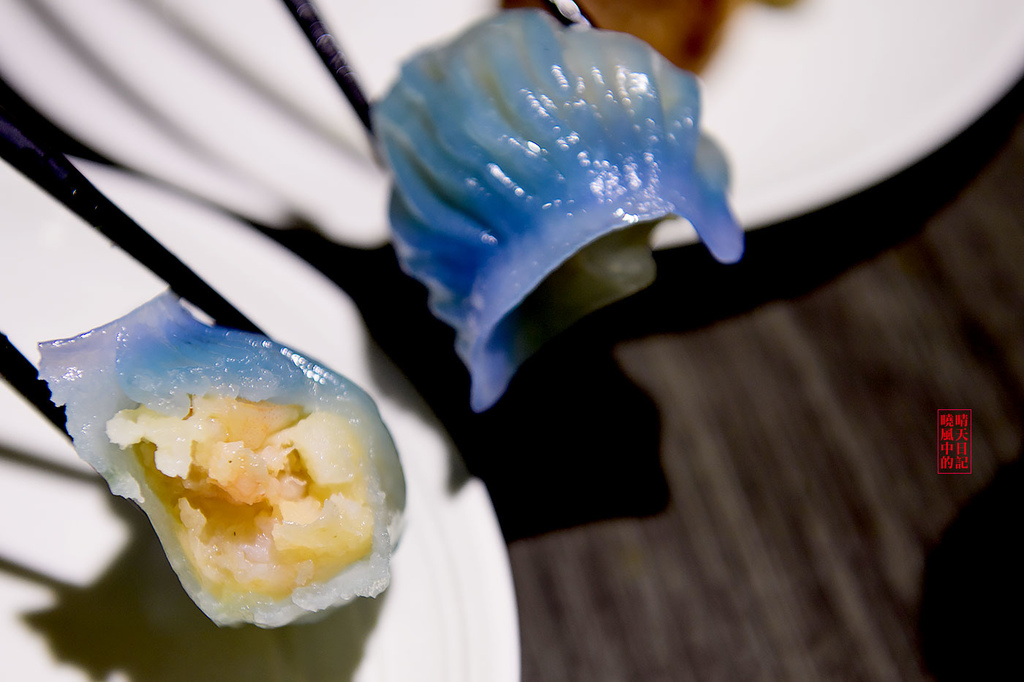 鼎太極麻辣火鍋(原逗鼎頂級麻辣火鍋)：【台北公館|鼎太極麻辣火鍋】就是要浮誇!!!每一道菜都讓人驚嘆 打卡最吸仇恨值的戲劇級鍋物 (愛評體驗團)