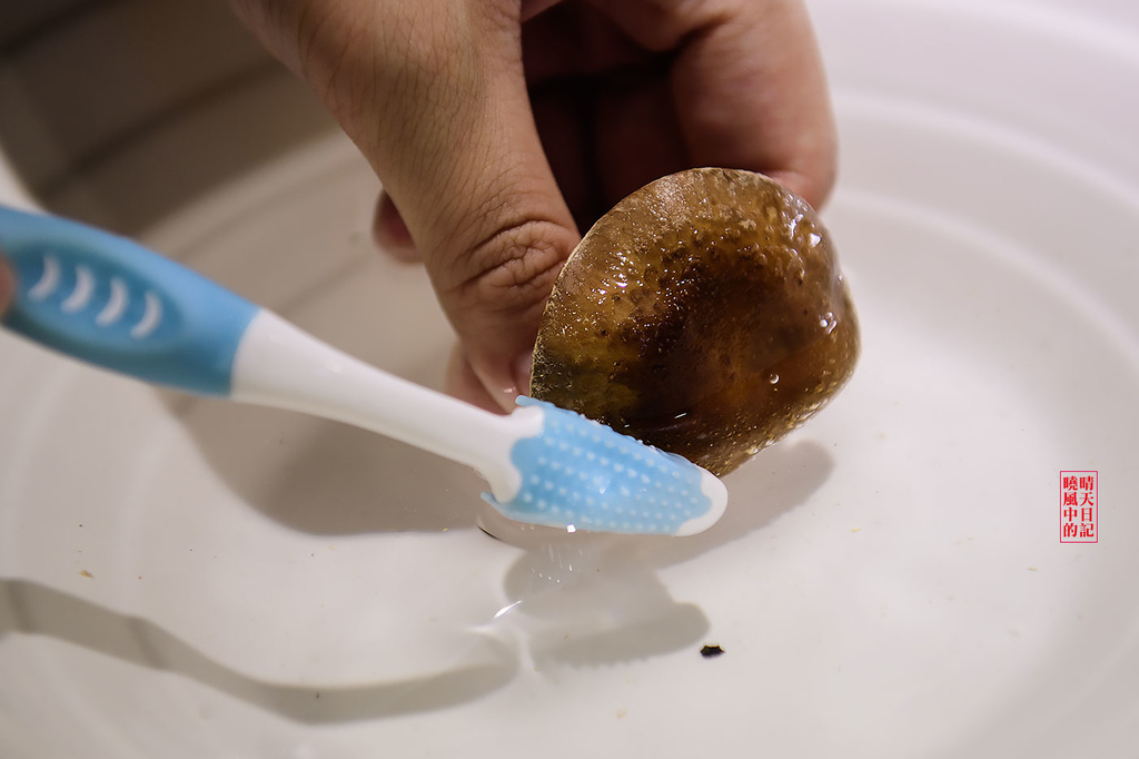 鼎太極麻辣火鍋(原逗鼎頂級麻辣火鍋)：【台北公館|鼎太極麻辣火鍋】就是要浮誇!!!每一道菜都讓人驚嘆 打卡最吸仇恨值的戲劇級鍋物 (愛評體驗團)