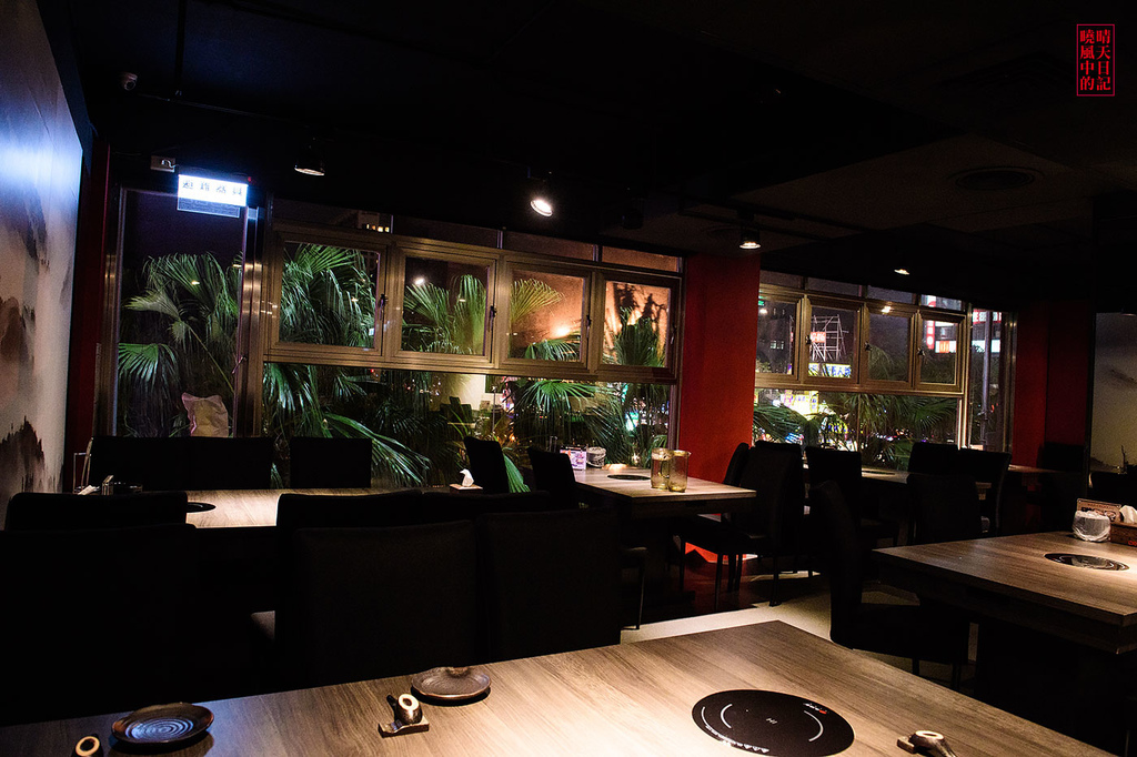 鼎太極麻辣火鍋(原逗鼎頂級麻辣火鍋)：【台北公館|鼎太極麻辣火鍋】就是要浮誇!!!每一道菜都讓人驚嘆 打卡最吸仇恨值的戲劇級鍋物 (愛評體驗團)