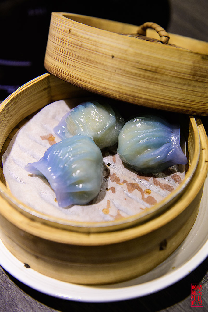 鼎太極麻辣火鍋(原逗鼎頂級麻辣火鍋)：【台北公館|鼎太極麻辣火鍋】就是要浮誇!!!每一道菜都讓人驚嘆 打卡最吸仇恨值的戲劇級鍋物 (愛評體驗團)