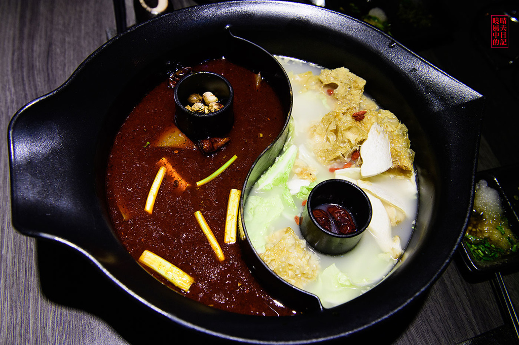 鼎太極麻辣火鍋(原逗鼎頂級麻辣火鍋)：【台北公館|鼎太極麻辣火鍋】就是要浮誇!!!每一道菜都讓人驚嘆 打卡最吸仇恨值的戲劇級鍋物 (愛評體驗團)