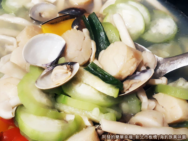 海釣族真味園22-香蒜燴干貝特寫