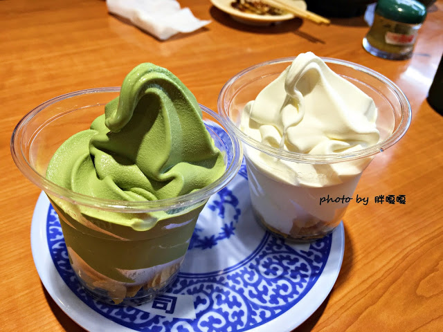 【台中 西屯】くら寿司 藏壽司-台中福科路店⧪⧪⧪巨大日本土藏建築，一盤40元的迴轉壽司，每滿五盤還可以抽扭蛋，有得吃又有得玩，但是甜點勝過壽司😃