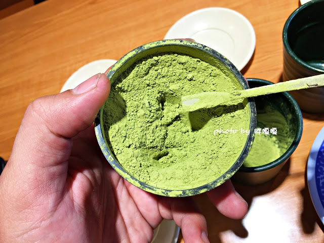 【台中 西屯】くら寿司 藏壽司-台中福科路店⧪⧪⧪巨大日本土藏建築，一盤40元的迴轉壽司，每滿五盤還可以抽扭蛋，有得吃又有得玩，但是甜點勝過壽司😃