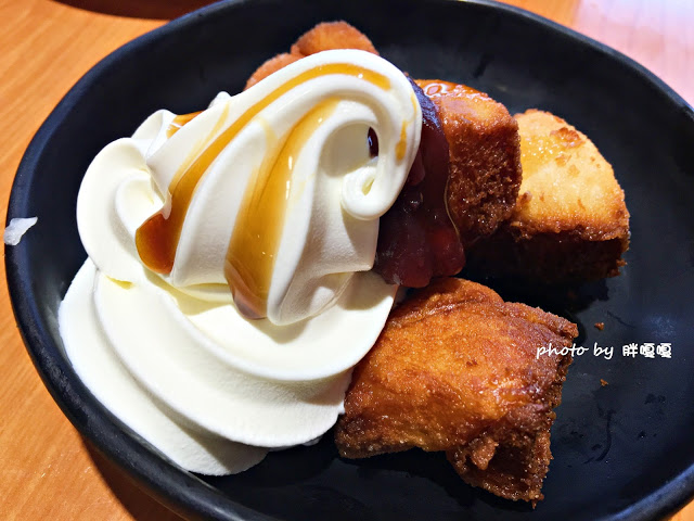 【台中 西屯】くら寿司 藏壽司-台中福科路店⧪⧪⧪巨大日本土藏建築，一盤40元的迴轉壽司，每滿五盤還可以抽扭蛋，有得吃又有得玩，但是甜點勝過壽司😃