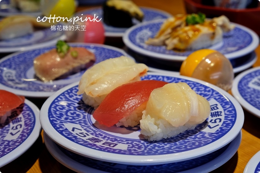 台中壽司控吃起來！藏壽司最新扭蛋萌翻天～拉拉熊變身握壽司太療癒，鮪魚祭系列壽司限時七天！藏壽司訂位連結看這邊