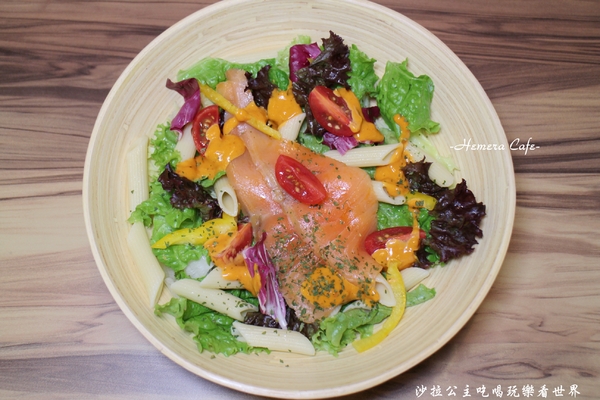 Hemera Cafe：中山區不限時咖啡/輕食『Hemera Cafe』星聚點對面/捷運南京復興站