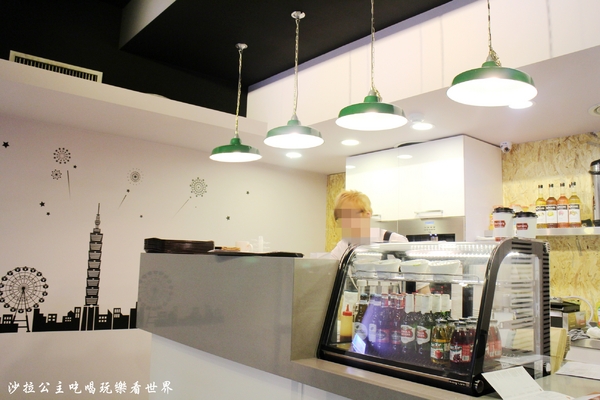 Hemera Cafe：中山區不限時咖啡/輕食『Hemera Cafe』星聚點對面/捷運南京復興站