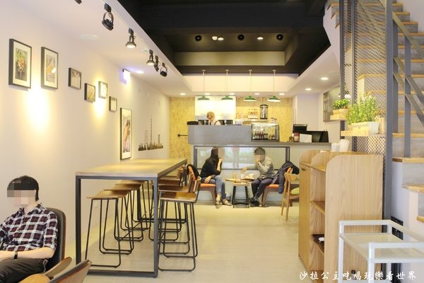 Hemera Cafe：中山區不限時咖啡/輕食『Hemera Cafe』星聚點對面/捷運南京復興站