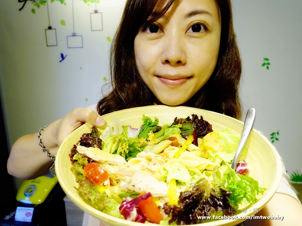 Hemera Cafe:【捷運美食】Hemera Cafe 夏日新品上市 招牌帕尼尼、美味可頌 涮嘴的比利時薯條就是要醬吃 超華麗的漸層飲料讓你hold住時尚! Hemera Cafe:【捷運美食】Hemera Cafe 夏日新品上市 招牌帕尼尼、美味可頌 涮嘴的比利時薯條就是要醬吃 超華麗的漸層飲料讓你hold住時尚!