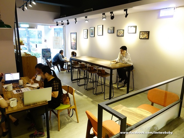 Hemera Cafe:【捷運美食】Hemera Cafe 夏日新品上市 招牌帕尼尼、美味可頌 涮嘴的比利時薯條就是要醬吃 超華麗的漸層飲料讓你hold住時尚! Hemera Cafe:【捷運美食】Hemera Cafe 夏日新品上市 招牌帕尼尼、美味可頌 涮嘴的比利時薯條就是要醬吃 超華麗的漸層飲料讓你hold住時尚!