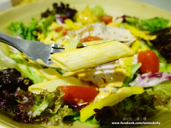 Hemera Cafe:【捷運美食】Hemera Cafe 夏日新品上市 招牌帕尼尼、美味可頌 涮嘴的比利時薯條就是要醬吃 超華麗的漸層飲料讓你hold住時尚! Hemera Cafe:【捷運美食】Hemera Cafe 夏日新品上市 招牌帕尼尼、美味可頌 涮嘴的比利時薯條就是要醬吃 超華麗的漸層飲料讓你hold住時尚!