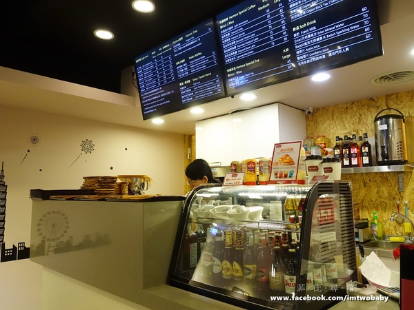 Hemera Cafe:【捷運美食】Hemera Cafe 夏日新品上市 招牌帕尼尼、美味可頌 涮嘴的比利時薯條就是要醬吃 超華麗的漸層飲料讓你hold住時尚! Hemera Cafe:【捷運美食】Hemera Cafe 夏日新品上市 招牌帕尼尼、美味可頌 涮嘴的比利時薯條就是要醬吃 超華麗的漸層飲料讓你hold住時尚!