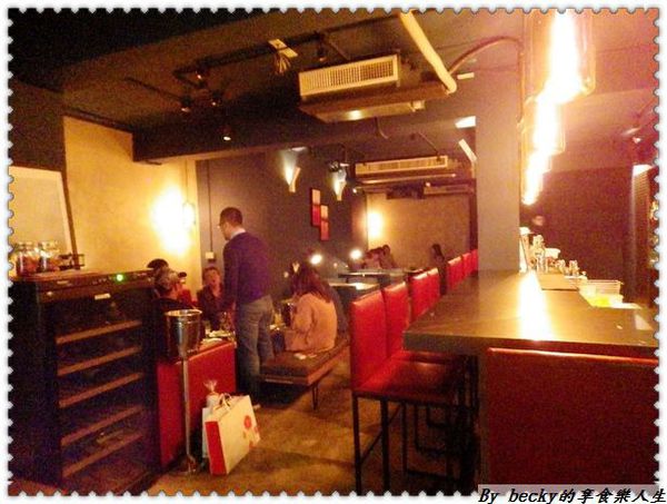 <捷運忠孝復興站>越夜越美麗之台北東區/特色酒吧/各國精緻餐點~Tiger Lily