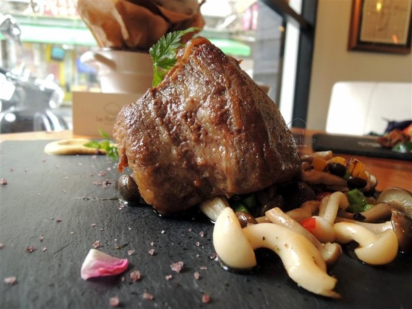 Le Partage 。樂享小法廚：信義安和 Le Partage 樂享小法廚 肋眼牛排推薦 聖誕套餐 跨年看101暢飲活動開跑囉~