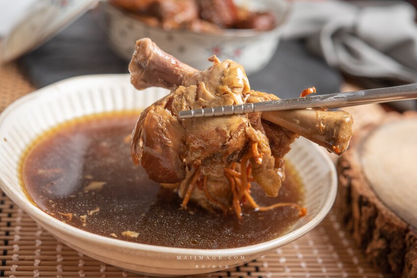 宅配推薦｜聯通漢芳～台北迪化街杜仲蟲草雞湯 x 桃膠雪蓮子銀耳露，天冷養生這包搞定，捷運北門站美食推薦