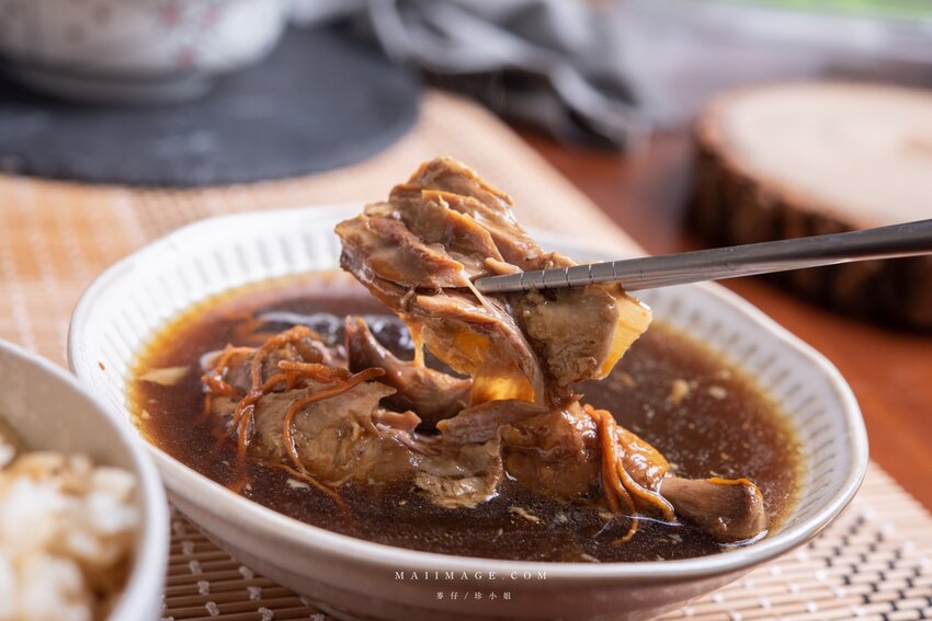 宅配推薦｜聯通漢芳～台北迪化街杜仲蟲草雞湯 x 桃膠雪蓮子銀耳露，天冷養生這包搞定，捷運北門站美食推薦